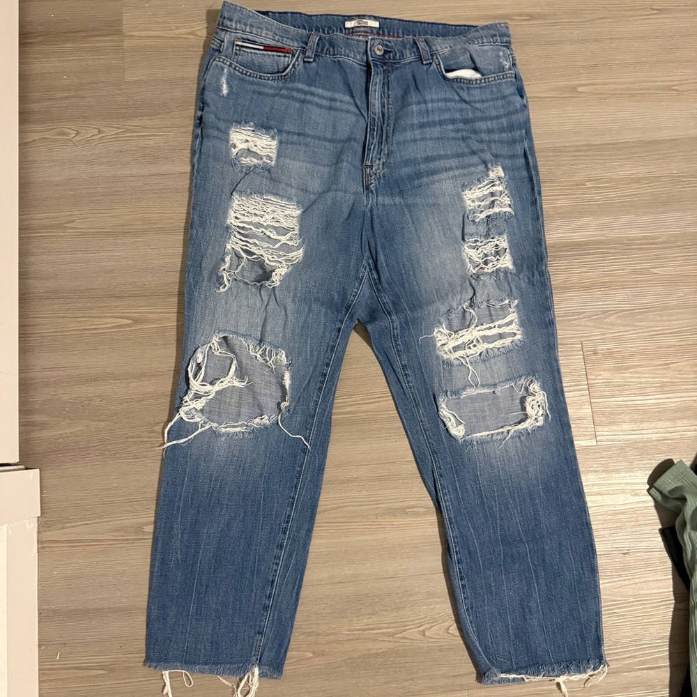 Tommy Hilfiger Distressed Straight Leg Jeans in Medium Blue